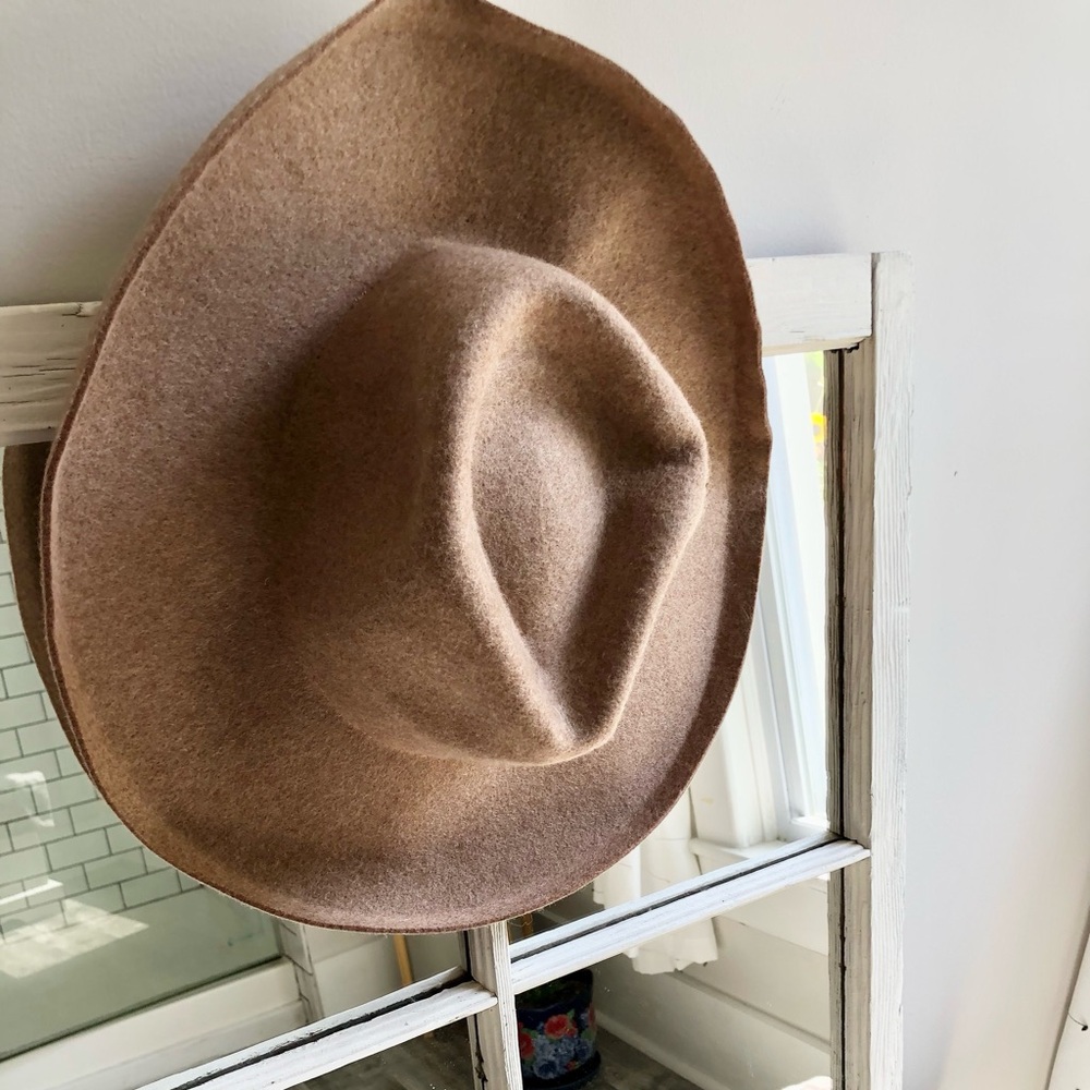 Universal Thread 100% Wool Women’s Hat Camel Tan NWT - Picture 4 of 4